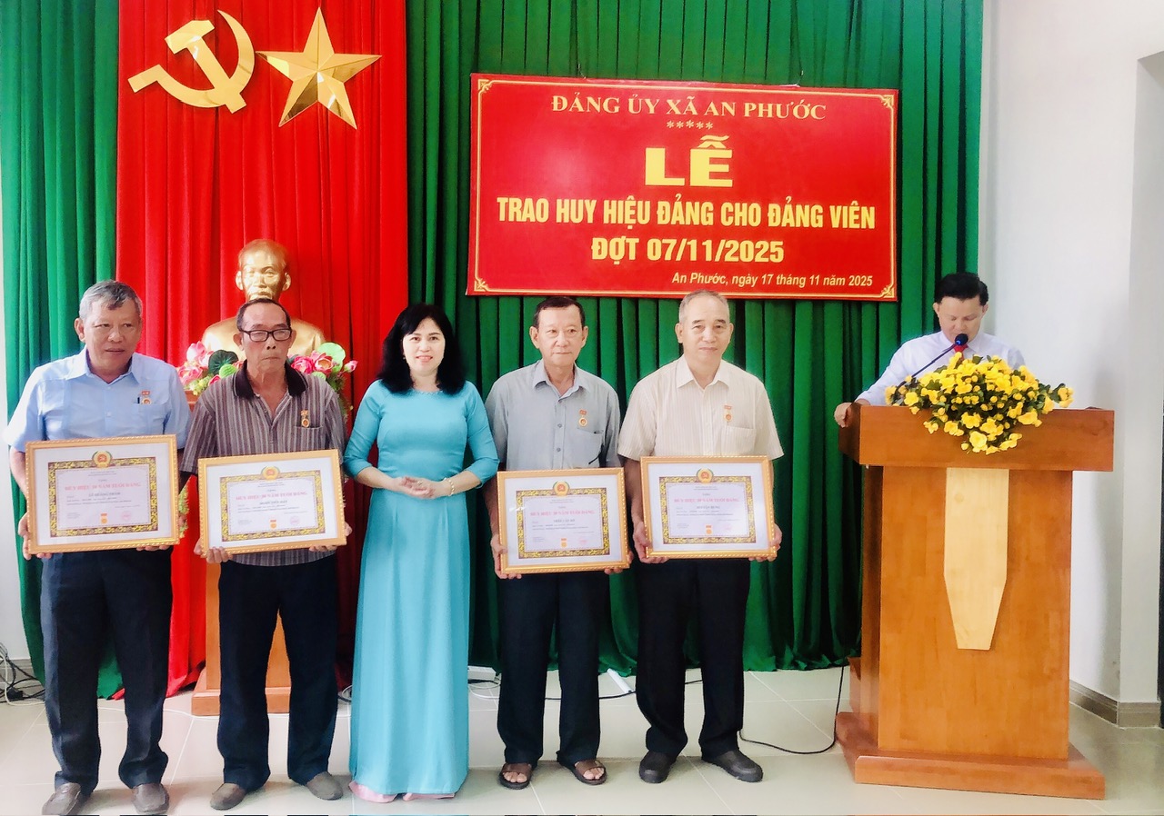 z7232289925117 1d3af29ad449179336f040f1e5b384c0