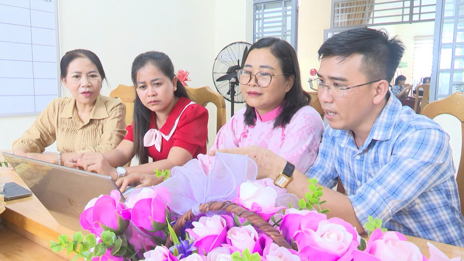 z7280012082873 2deb740a147fdd009ab027bb5ef8b469