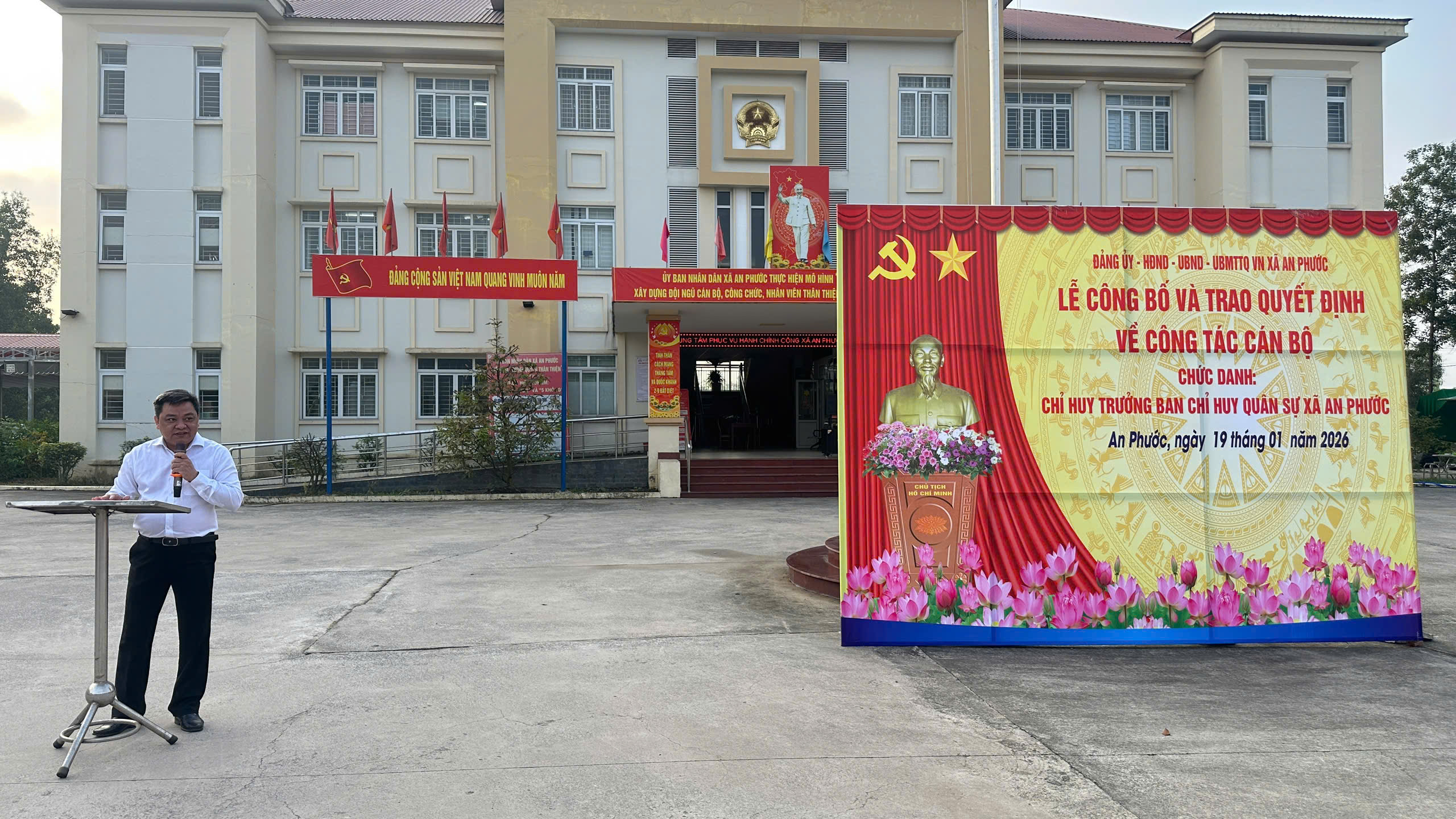 z7444767695937 cde0eb728672a76e21036f9ae146532d