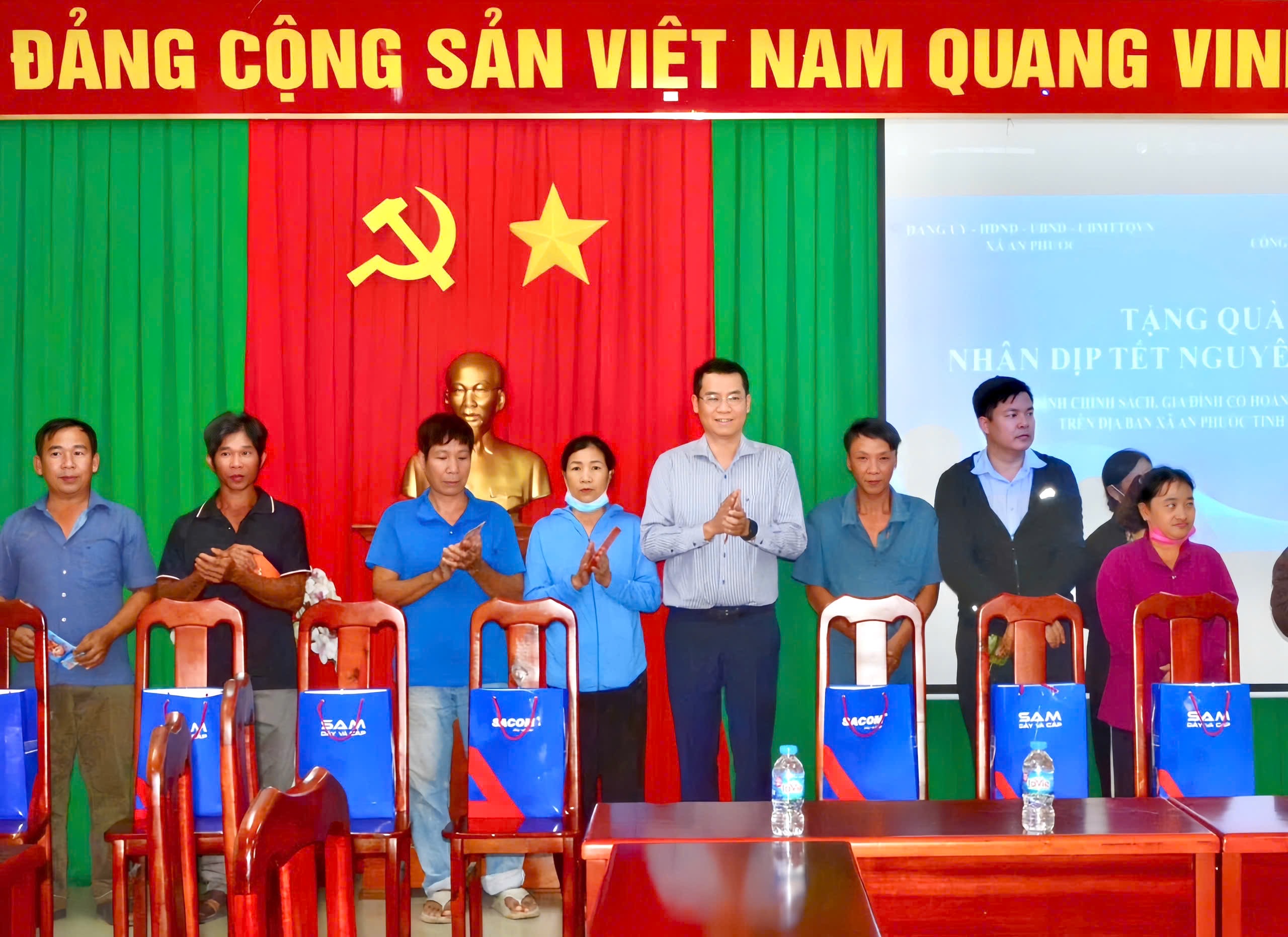 z7503854180492 2dd761d7f5f9162b2b7798da012c9a5d