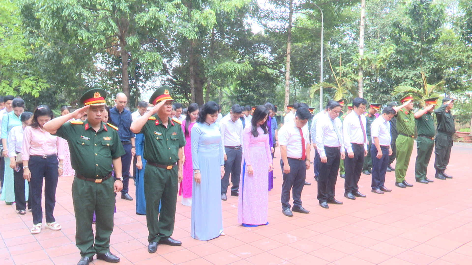 968 5426 MXF 18 32 44 06 Still001