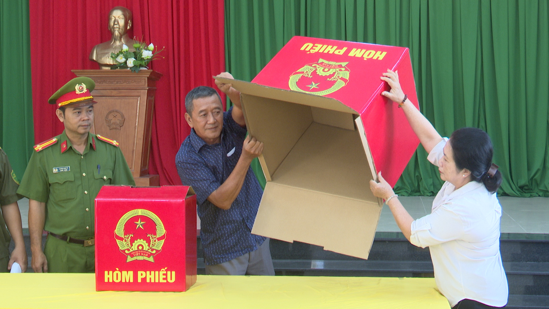 968 5443 MXF 18 35 21 21 Still001