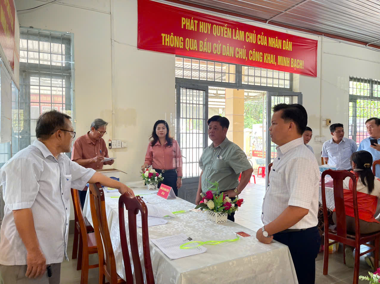 PHÓ BÍ THƯ THƯỜNG TRỰC ĐẢNG ỦY XÃ AN PHƯỚC KIỂM TRA CÔNG TÁC CHUẨN BỊ BẦU CỬ