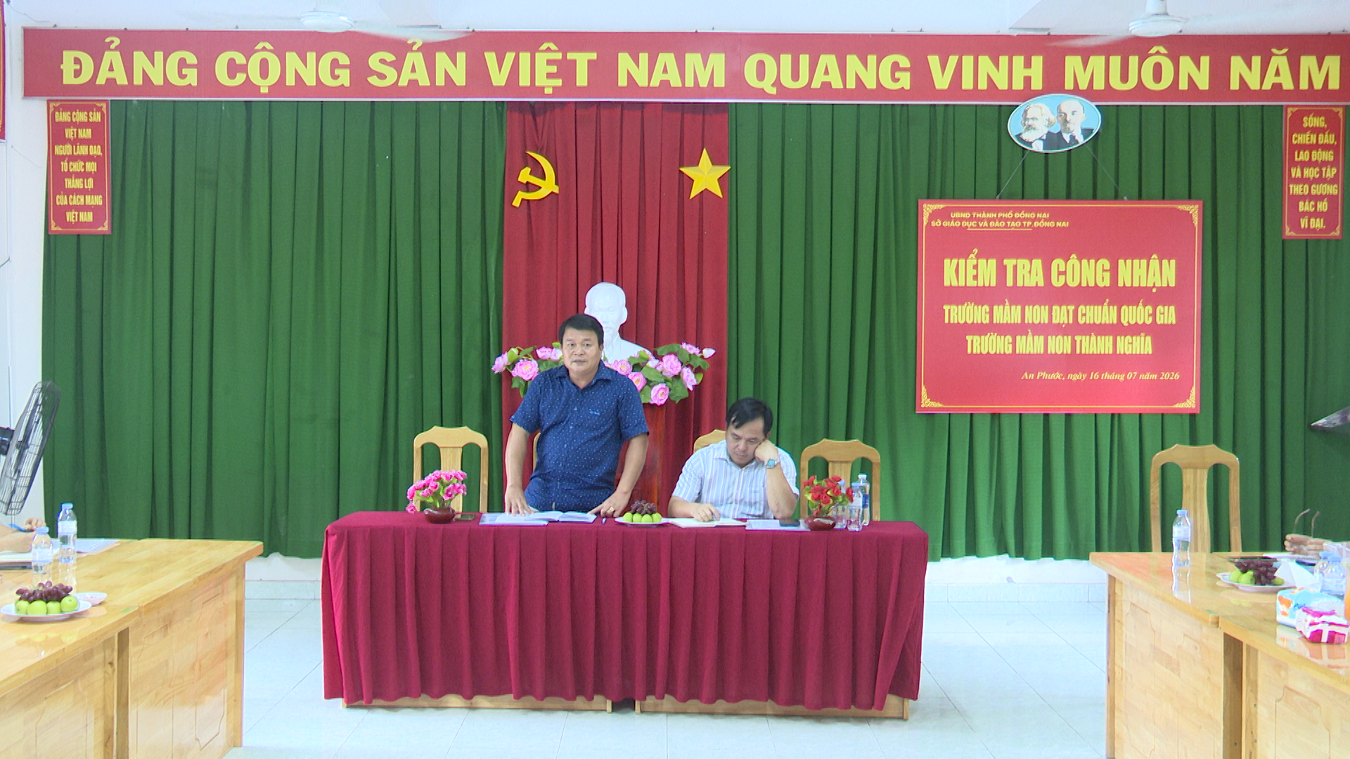 Đoàn công tác làm việc tại trường mầm non Thành Nghĩa