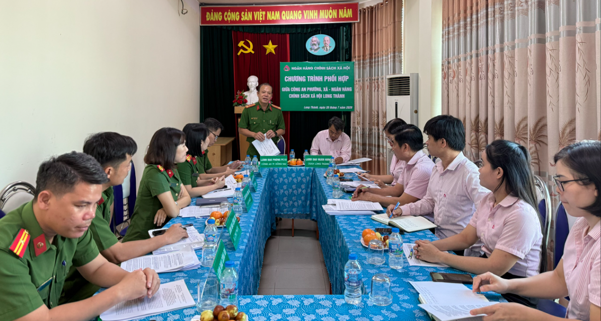 Công an các xã, phường và ngân hàng chính sách xã hội Long Thành ký kết chương trình phối hợp, tăng cường bảo đảm an ninh, an toàn trong triển khai tín dụng chính sách