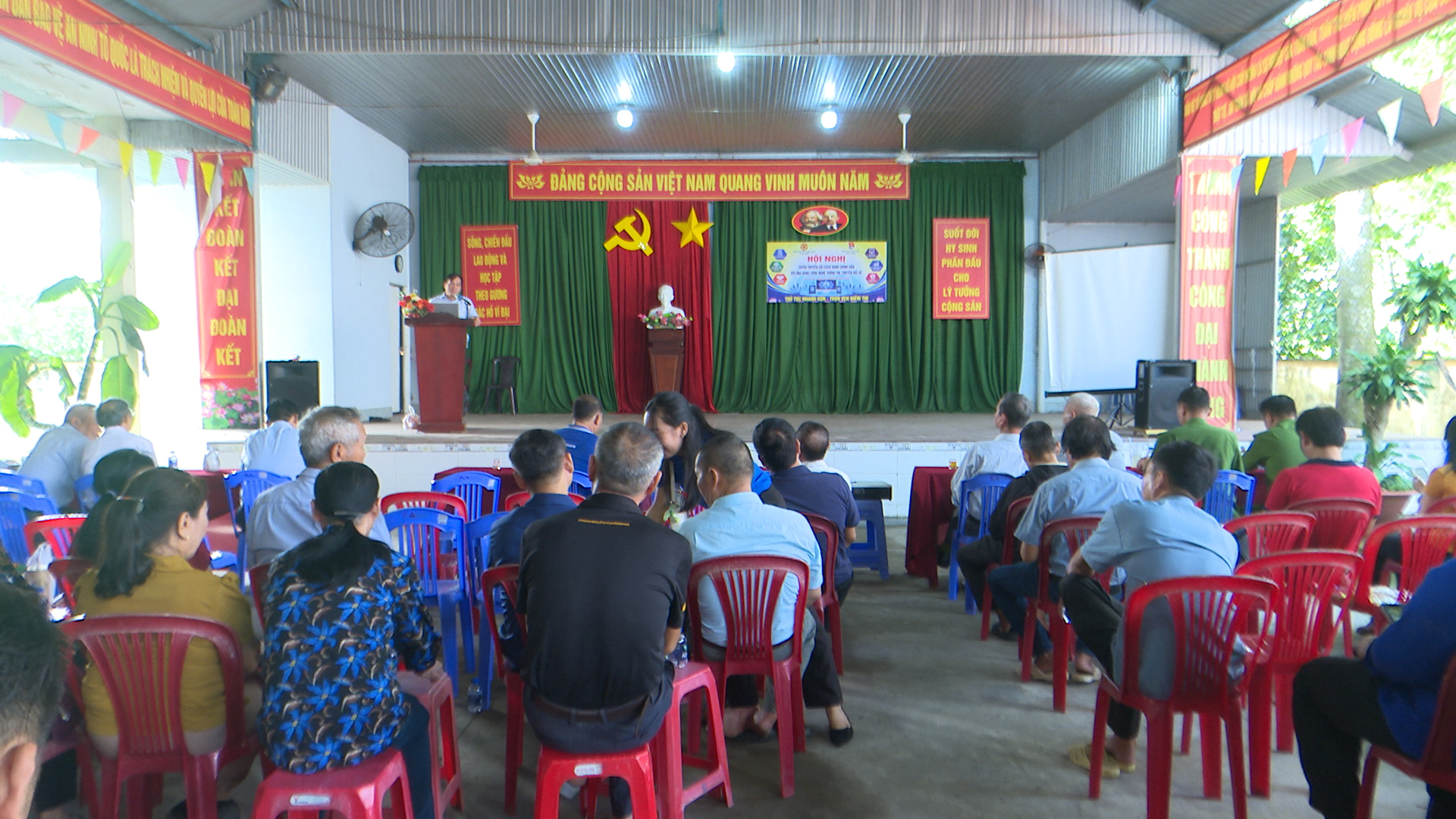 Toàn cảnh hội nghị