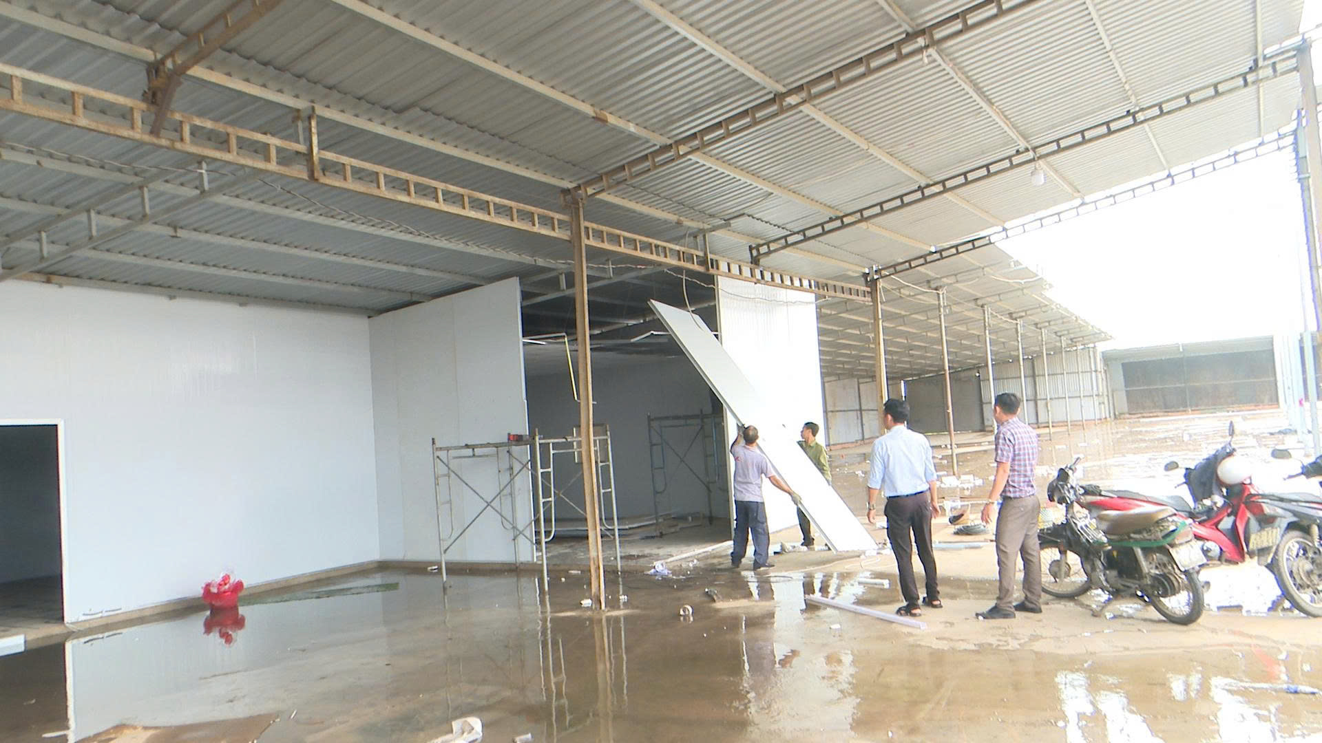 UBND xã An Phước kiểm tra công tác tự tháo dỡ công trình vi phạm trật tự xây dựng